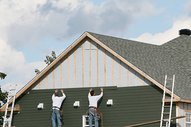 Professional Siding Installation technician working in Peabody, MA